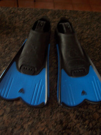 new CRESSI TAGLIA (made in Italy) swim fins, black M-L