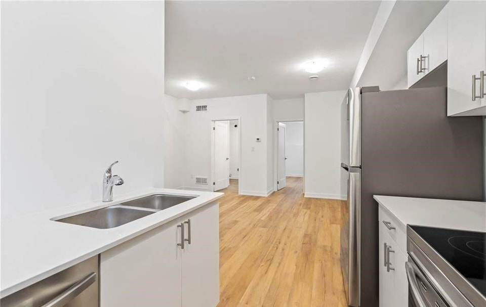 781 Clare Ave, Welland (214) - 1 Bedroom Apartment 5