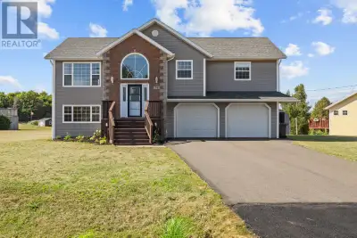 Welcome to 73 Bonavista Ave, a light filled split level home offering approximately 2,100 sq. ft. of...