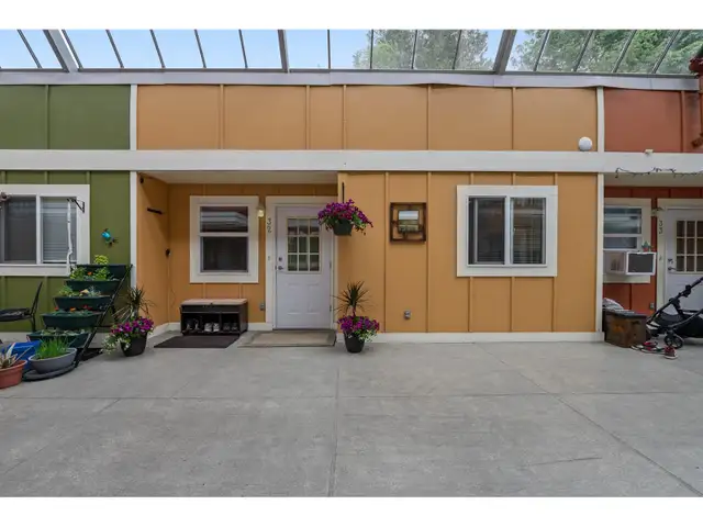 32 20543 96 AVENUE Langley, British Columbia62864381598338122