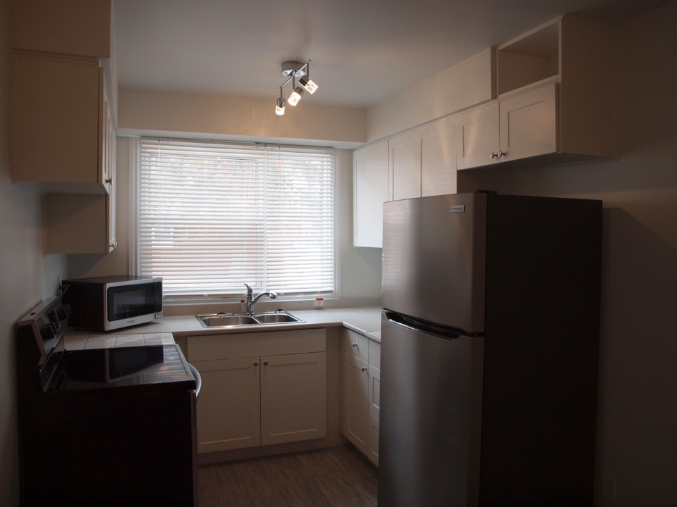 Village Millcraft Apts. - Available 2BR+Den $1950 - Oct. 15th. 1