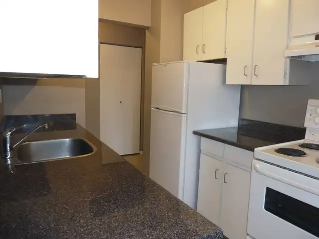 Whalley Apartment For Rent | Gateway Place in Long Term Rentals in Delta/Surrey/Langley - Image 9