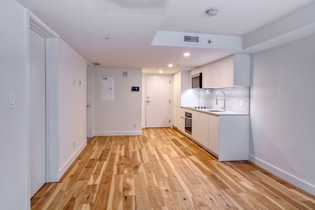 3460 Peel Street 3460 Peel Street — photo 1