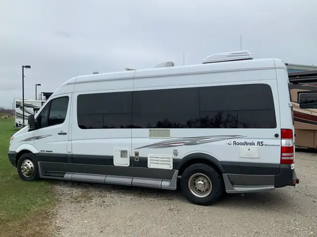 2010 Roadtrek RS Adventurous in RVs & Motorhomes in Barrie - Image 5