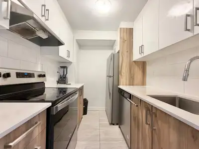 3 1 2-3 1/2-3 et demi-3 and half-1 bed-1 bedroom-1 chambre-Hochelaga-Disponible maintenant-Available...