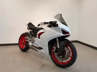 Full Arrow Exhaust, Rizoma Wing Mirrors, Rizoma Turn Signals, NRC Fender Eliminator, Domino Grips, B...