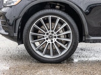 *Sunroof, Navigation, Heated Seats, Wireless Charging, Synthetic Leather Seats!* Amazing features an... (image 3)