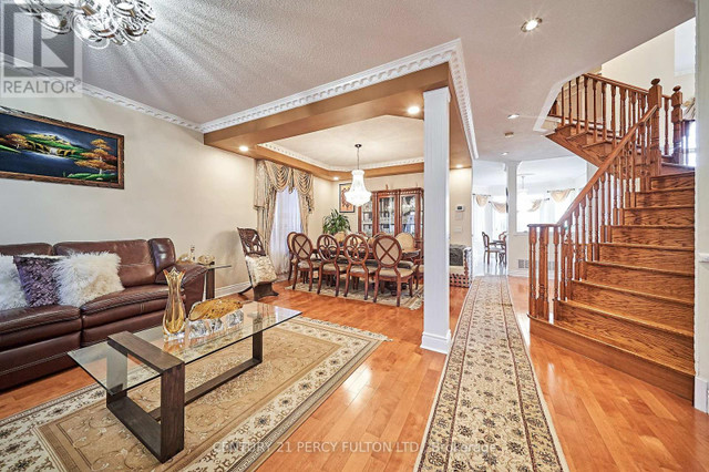 47 VINEYARD AVE Whitby, Ontario in Houses for Sale in Oshawa / Durham Region - Image 3