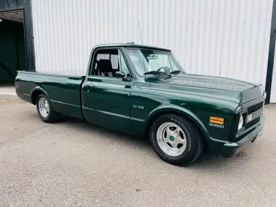 Chevrolet Pick up 1969 moteur 350pc en excellente condition mécanique A1 transmission manuelle 4 vit...