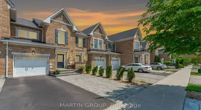 Price: $999,000 / $3,790/mo This exceptional freehold townhome in Oakville's sought-after Westmount...
