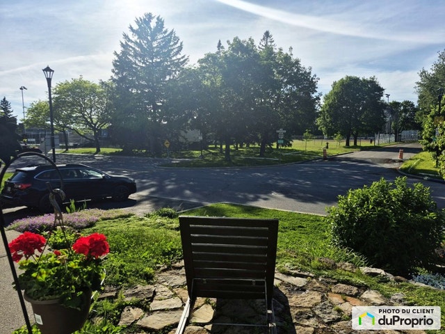 $870,000 - Split Level for sale in Kirkland — photo 3