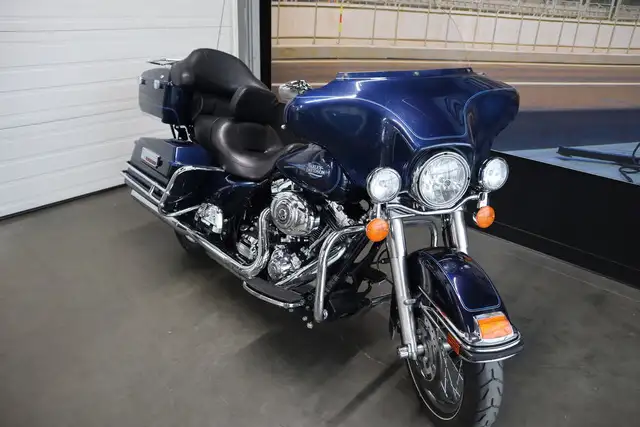 2013 Harley-Davidson FLHTC - Electra Glide Classic in Sport Touring in Edmonton - Image 7