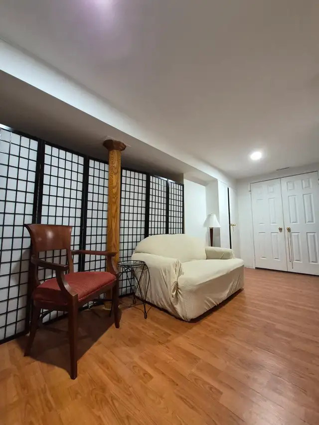 Studio Basement Apartment $950/month in Meadowvale, Mississauga