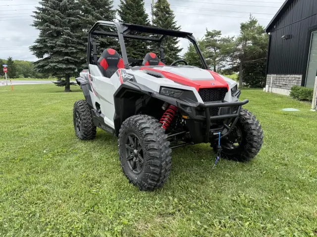 2025 Polaris GENERAL XP 1000 SPORT - GHOST GRAY Sport in ATVs in Markham / York Region - Image 2