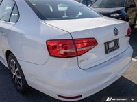 Window Grid Diversity Antenna Variable Intermittent Wipers w/Heated Jets Trunk Rear Cargo Access Tri... (image 5)