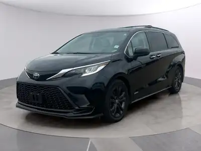Experience the impressive 2021 Toyota Sienna XSE, a stylish black FWD van designed to elevate your d...