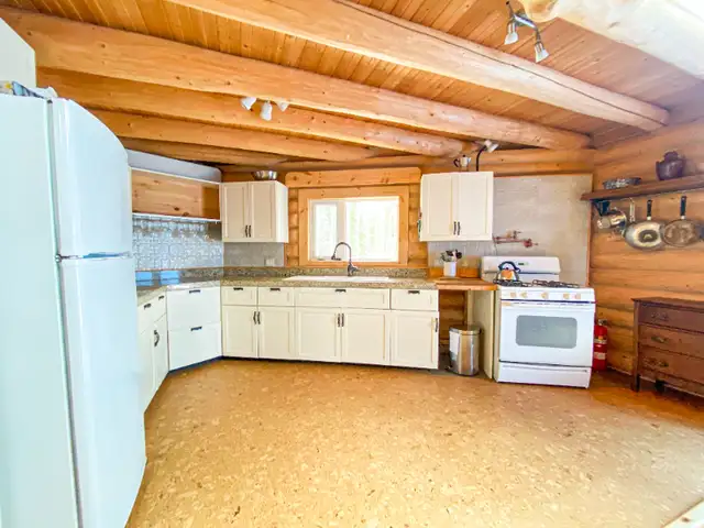 Log home on 10.98 acres (40 mins from Faro) - Felix Robitaille® in Houses for Sale in Whitehorse - Image 13