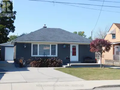 BEAUTIFUL HOME, MOVE IN READY, WITH GREY SIDING. APPROX. 1,400 SQ. FT. OF LIVING SPACE. FEATURING: N...