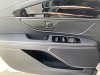 The 2025 Lincoln Nautilus Premiere sets the tone for luxury with a suite of advanced features that c... (image 5)
