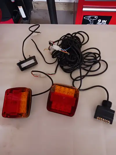 Brand new 7 pin trailer light kit. Came with my new boat trailer kit but I need a 4 pin. Guy 204-804...