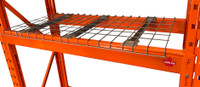 Wire mesh decking for pallet racking