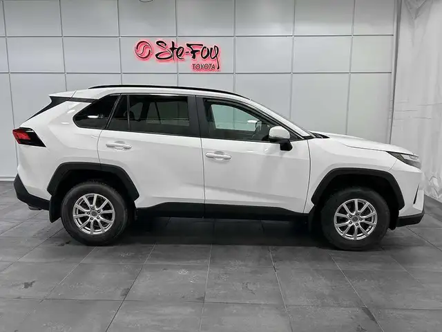 2022 Toyota RAV4 XLE AWD - TOIT OUVRANT - VOLANT CHAUFFANT - MAG in Cars & Trucks in Québec City - Image 11
