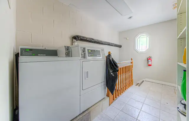 62 DORSET ST - 5 BEDROOM STUDENT UNIT AVAILABLE in Long Term Rentals in Kitchener / Waterloo - Image 26
