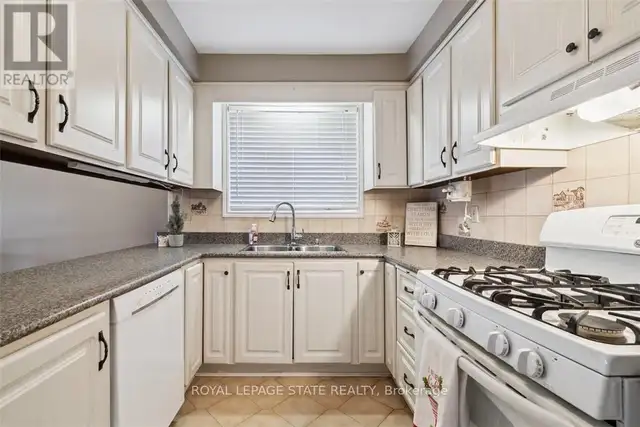 10 FINCH PLACE Hamilton (Bruleville), Ontario in Houses for Sale in Hamilton - Image 11