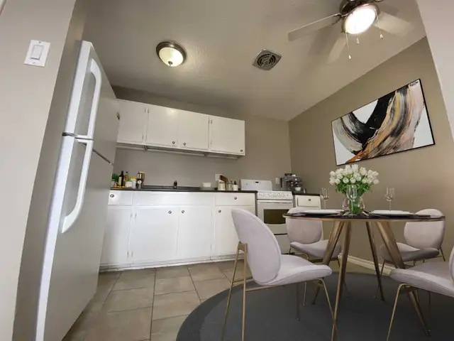 22nd Ave W Area Apartment For Rent | Key West Apartments in Long Term Rentals in Saskatoon - Image 6