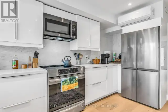 UPPER - 61 EDWIN AVENUE Toronto (Dovercourt-Wallace Emerson-Junc in Long Term Rentals in City of Toronto - Image 11