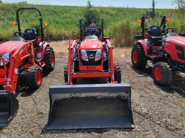 CX2510 HST TRACTOR W/LOADER AND BACKHOE | Farming Equipment | Windsor ...