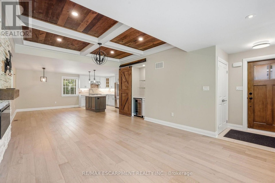 MAIN - 707 KING ROAD Burlington (LaSalle), Ontario 5