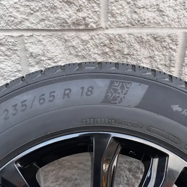 (95%) 4x 235/65R18 Michelin Winters w/ Lexus RX Rims + TPMS in Tires & Rims in City of Toronto - Image 8