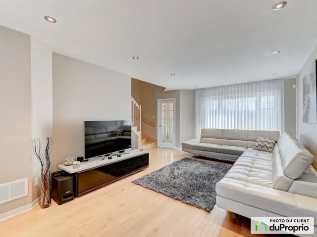 $915,000 - 2 Storey for sale in Longueuil (St-Hubert) in Houses for Sale in Longueuil / South Shore - Image 3
