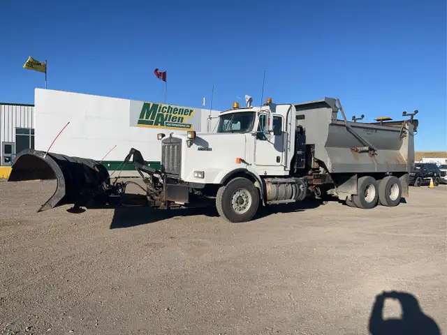 2016 Kenworth T800 in Heavy Trucks in Calgary - Image 2