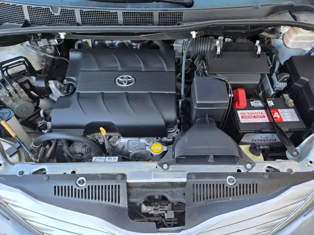 2014 Toyota Sienna LIMITED / AWD / SUNROOF / LEATHER 7 PASSAGER in Cars & Trucks in West Island - Image 29