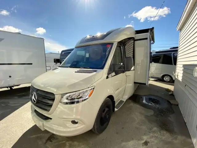 2026 Leisure Travel Unity U24CB in RVs & Motorhomes in Bedford - Image 6
