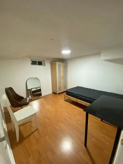 Offering the following very clean room at Don Mills and Finch (Van Horn): * Located in the basement...