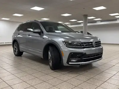 Built for drivers who want everyday practicality with a more refined edge, the 2019 Volkswagen Tigua...