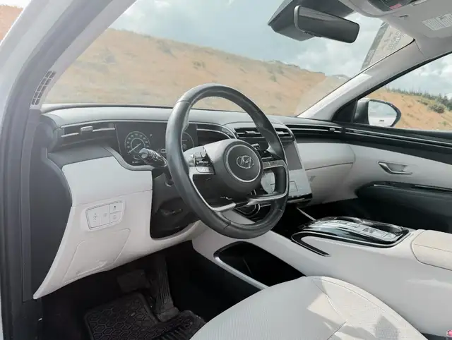2024 Hyundai Tucson Hybrid Luxury in Cars & Trucks in St. John's - Image 9