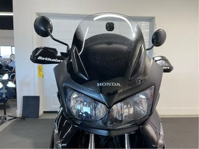 2008 Honda Varadero CLEAN BIKE/CERTIFIED/GIVI SADDLEBAGS/FINANCE in Sport Touring in North Bay - Image 7