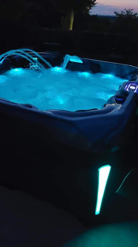 THE VEGA HOT TUB NOW AT FACTORY HOT TUBS!!! in Hot Tubs & Pools in Oakville / Halton Region - Image 3
