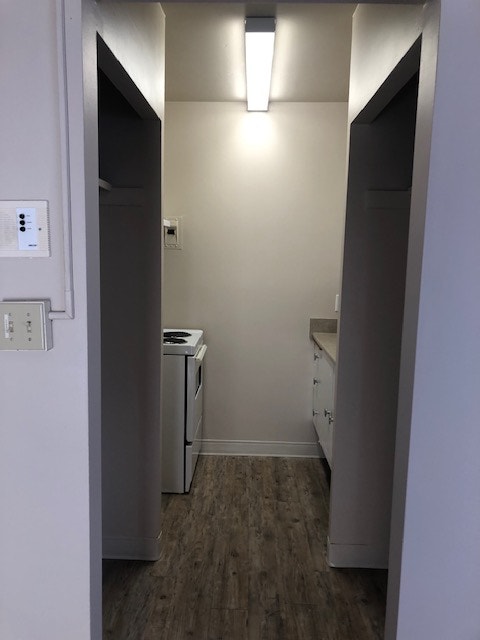 Driftwood Apts - Bachelor Suites - 7th St East 2