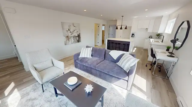 SEPT 1ST- STACKED TOWNHOUSE- 3 BED/3 BATH/3 BALCONIES