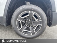 This Jeep Cherokee delivers a Intercooled Turbo Gas/Electric I-4 1.6 L/98 engine powering this Varia... (image 6)