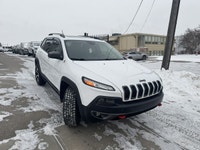 This vehicle is equipped with: 3.2L 6 cylinder engine Automatic 9 Speed Transmission Panoramic roof... (image 6)