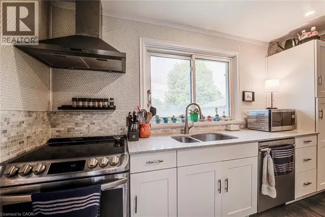 468 HIGHLAND Road E Kitchener, Ontario in Houses for Sale in Kitchener / Waterloo - Image 13