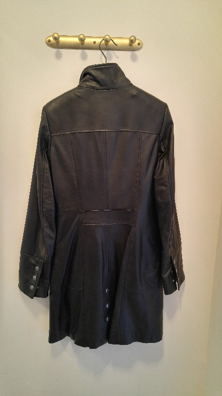 Black Leather Jacket Women 2-Way Zipper & Detachable Lining NEW! in Women's - Tops & Outerwear in Oakville / Halton Region - Image 2