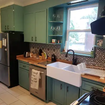 Spacious 4-Bed, 1.5-Bath + AC/Laundry/Porch/Yard/Basement Included! (Kent St, Guelph) Convenient acc...