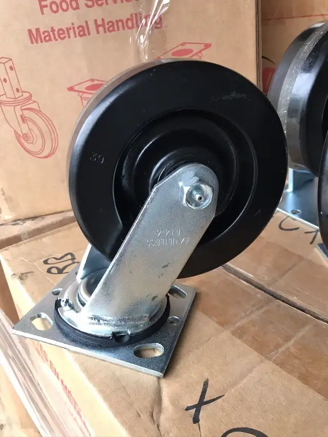 Roulettes 6" (neuve) in Other in Drummondville - Image 4